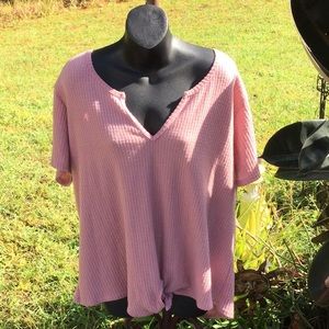 🌸Awesome Size 3 X “ Revive” Top Wardrobe Must 🌸